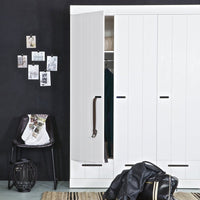 Connect 3-door wardrobe