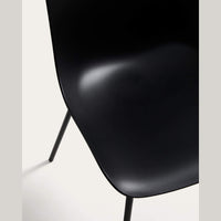 Chaise Alaró noire – détail des pieds