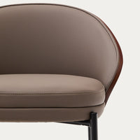 Tabouret Brava 77cm marron – détail de l'assise en polyuréthane
