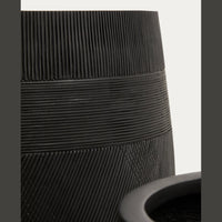 Cache-pot Fornells noir – vue de côté