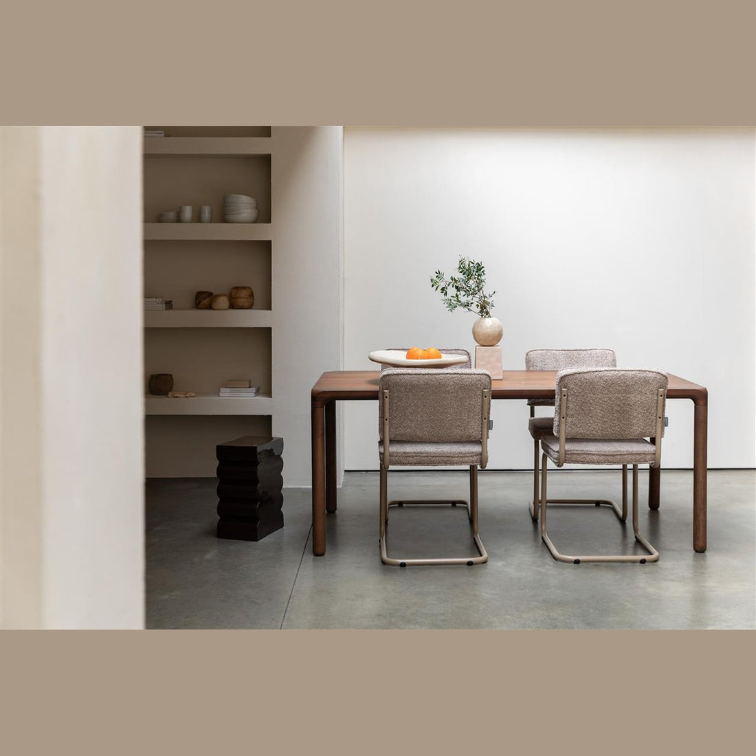 Skoll extendable table