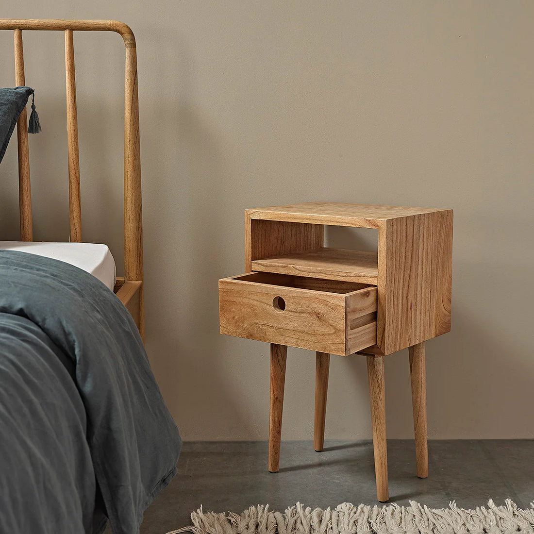 Table de chevet Esmee – Berah Getah