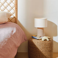 Lampe à poser Llançà – mise en ambiance salon