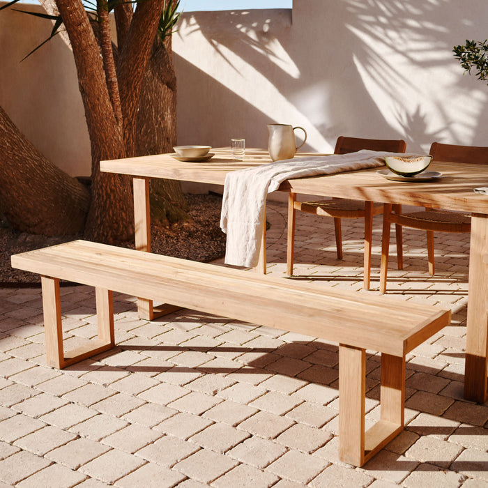Banc Tamariu en teck – mise en ambiance terrasse