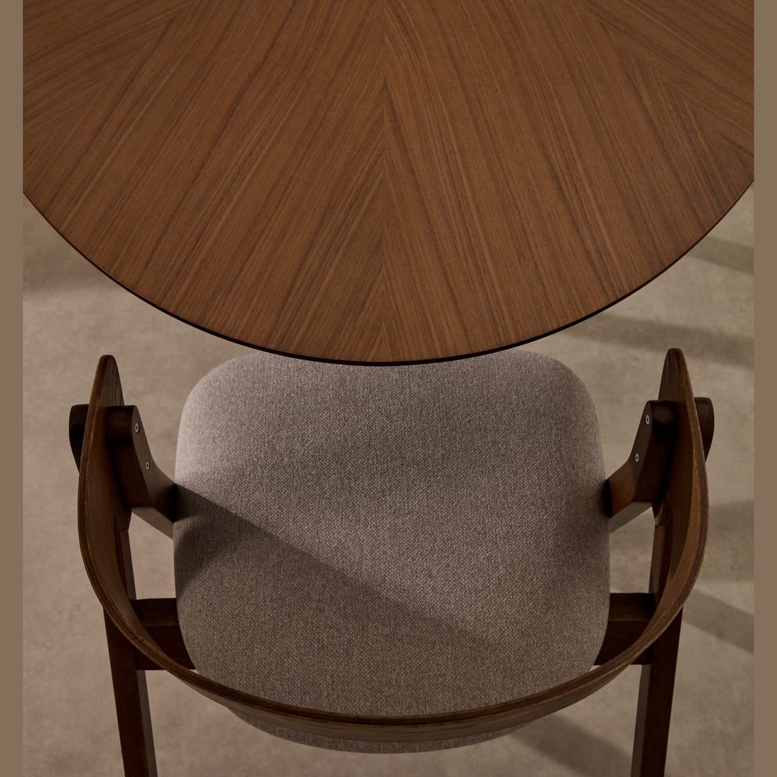 Meria oval table