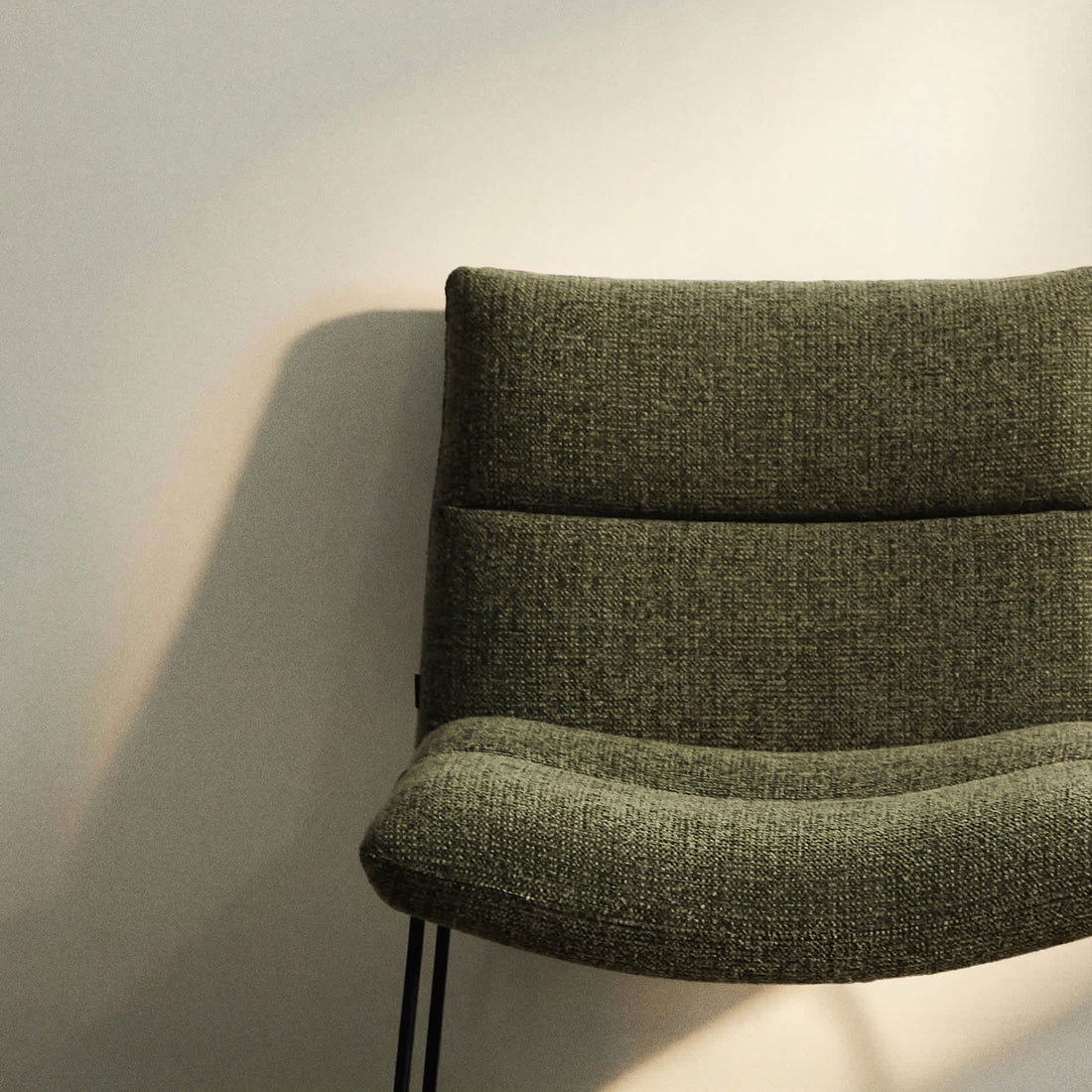 Fauteuil Aria vert chenille – mise en ambiance salon