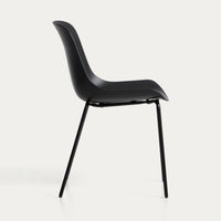 Chaise Alaró noire – vue de trois quarts