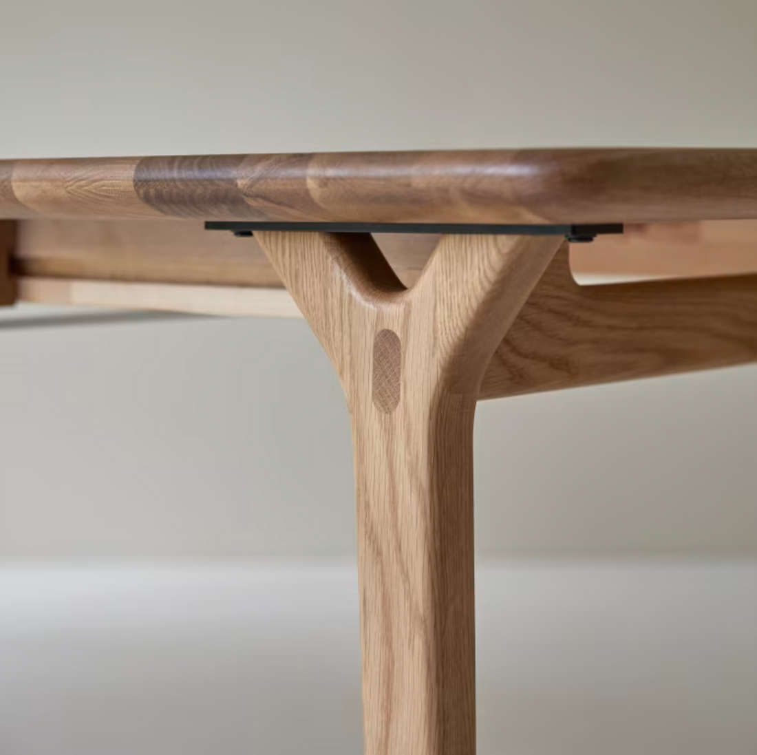 Clara Extendable Dining Table - Tikamoon