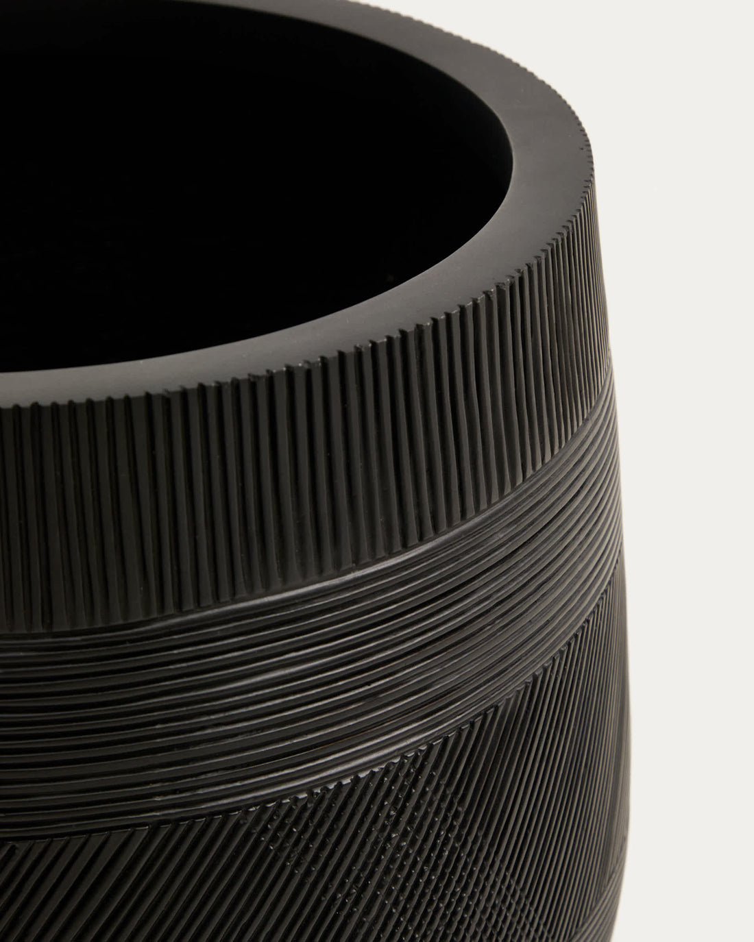 Cache-pot Fornells noir – vue de dos