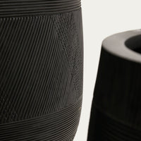 Cache-pot Fornells noir – vue de détail