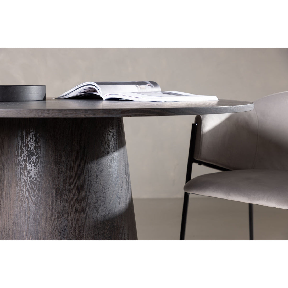 Lanzo dining table