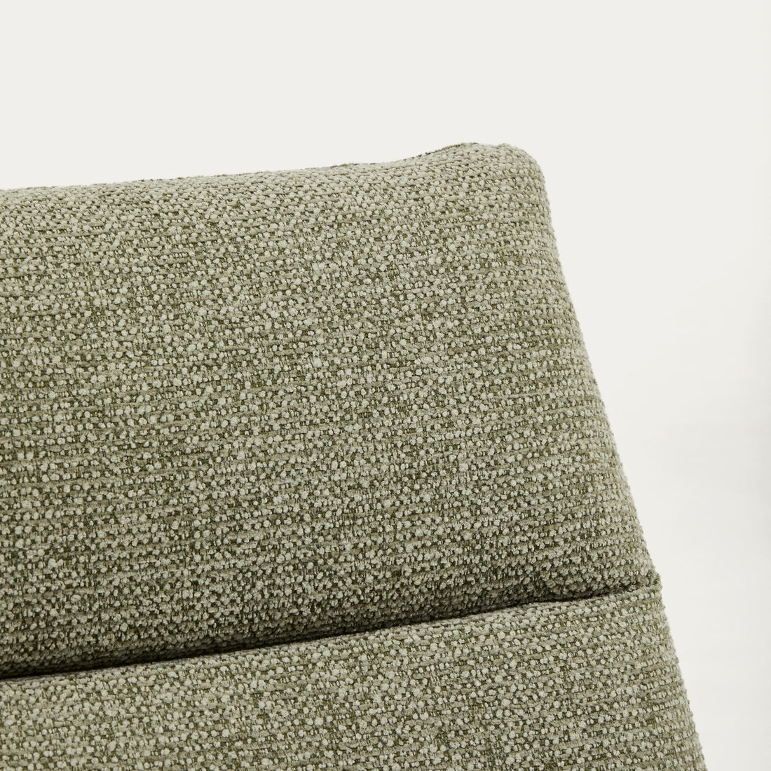 Fauteuil Aria vert chenille – détail du dossier