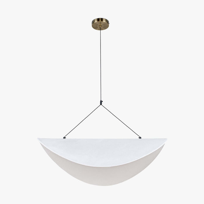 Suspension Fukui blanc et laiton brossé – vue de trois quarts