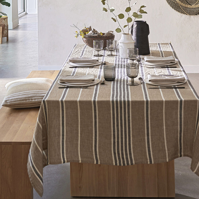 Banc Vanoise en chêne clair – mise en ambiance salle à manger