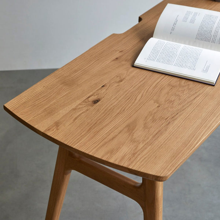 Bureau Yaël en chêne – mise en ambiance dans un espace de travail