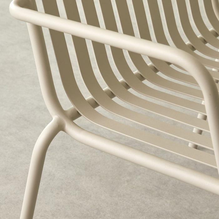 Fauteuil de jardin Gaby crème – mise en ambiance terrasse
