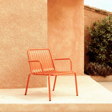 Fauteuil de jardin Gaby en métal orange – vue détourée