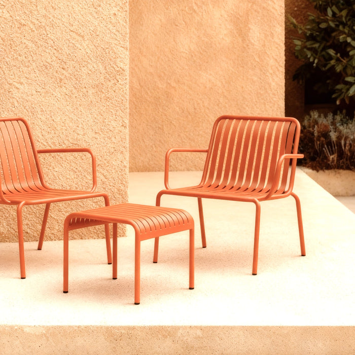 Table d'appoint Gaby en métal orange – vue rapprochée