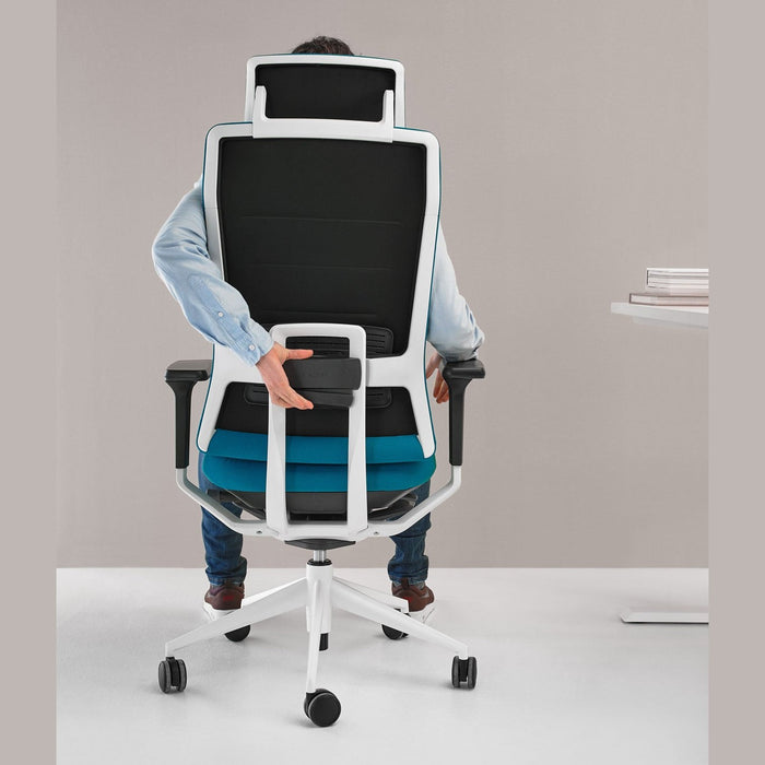Siège de bureau TNK Flex – vue de dos, flexion du dossier
