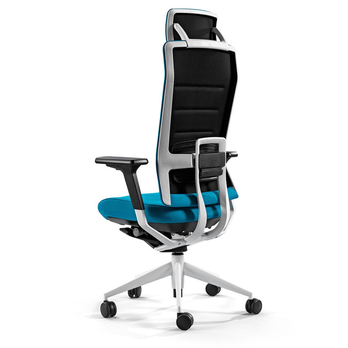 Siège de bureau TNK Flex bleu cadre blanc – vue de trois quarts détourée