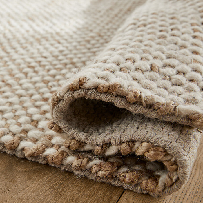 Tapis Ishaan – gros plan sur les nuances beige et écru